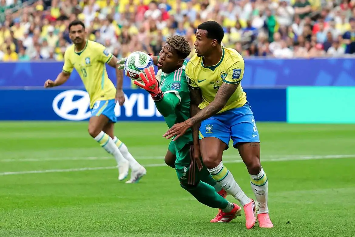 Leeds United keen on Zion Suzuki as Illan Meslier replacement