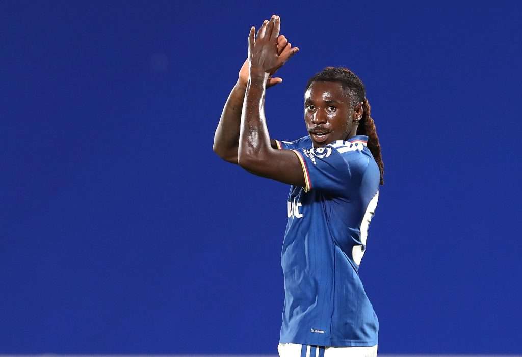 O técnico do Como, Cesc Fabregas, critica a FIFA pelos maus-tratos a Moise Kean
