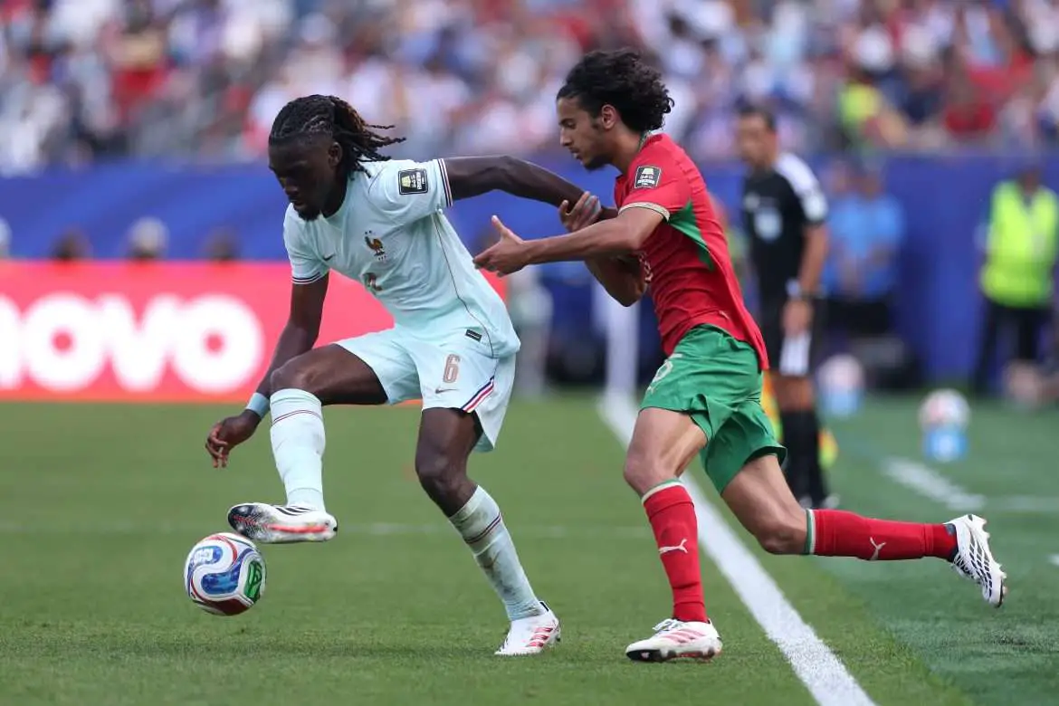 Liverpool compete with Manchester United for Manu Koné