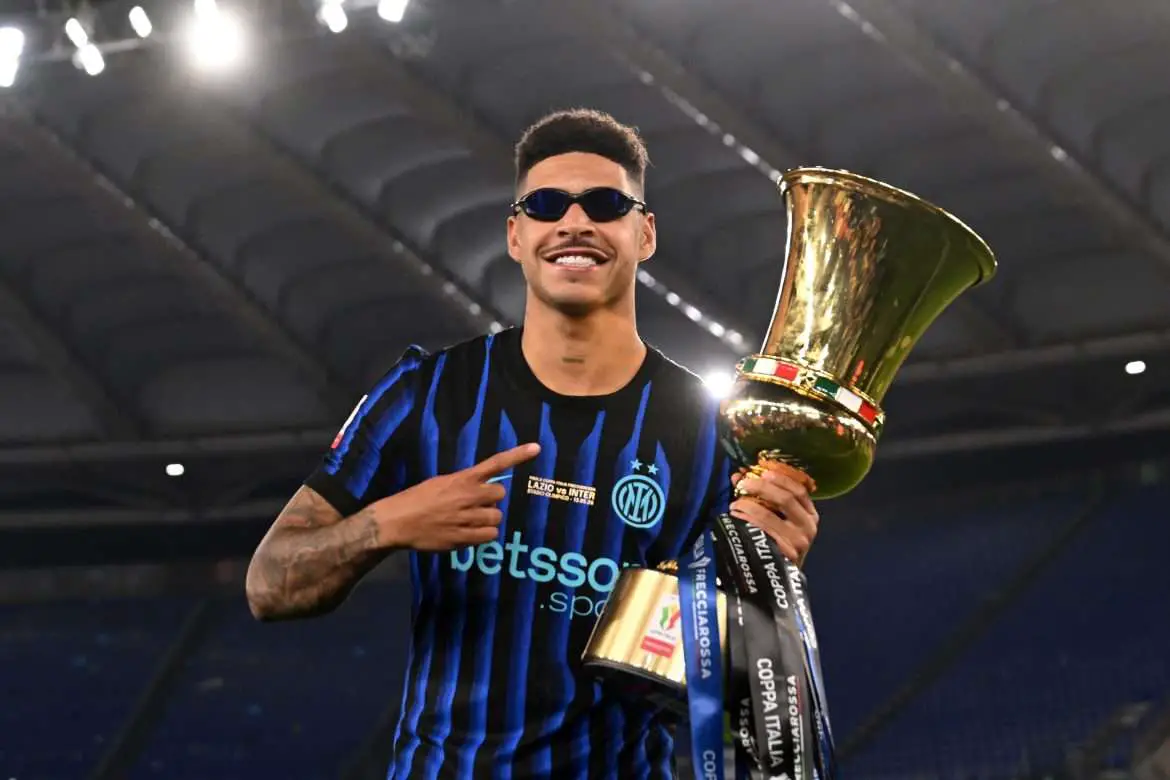 Roma considering Luis Henrique move